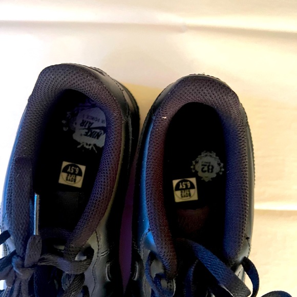 A1-Nike Air Force 1 '07Men's Shoes(Black) size 6.5 in boys, brand new - Picture 4 of 13